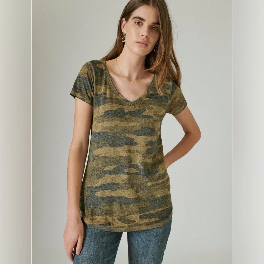 Lucky Brand Women's Camo Print V-neck T-shirt Green/multi Size M NWT